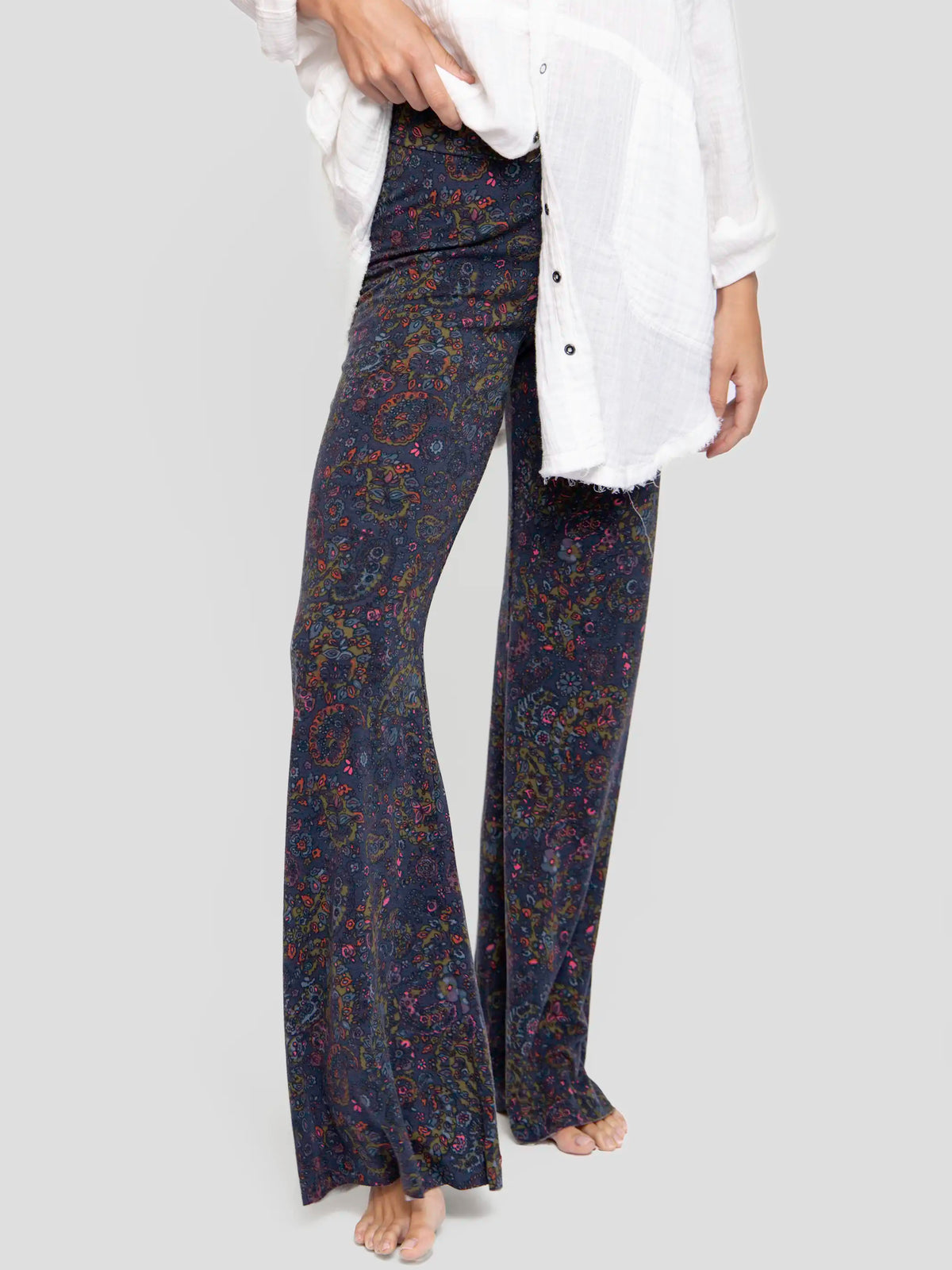 Cali Knit Flare Pants - Retro Paisley Navy
