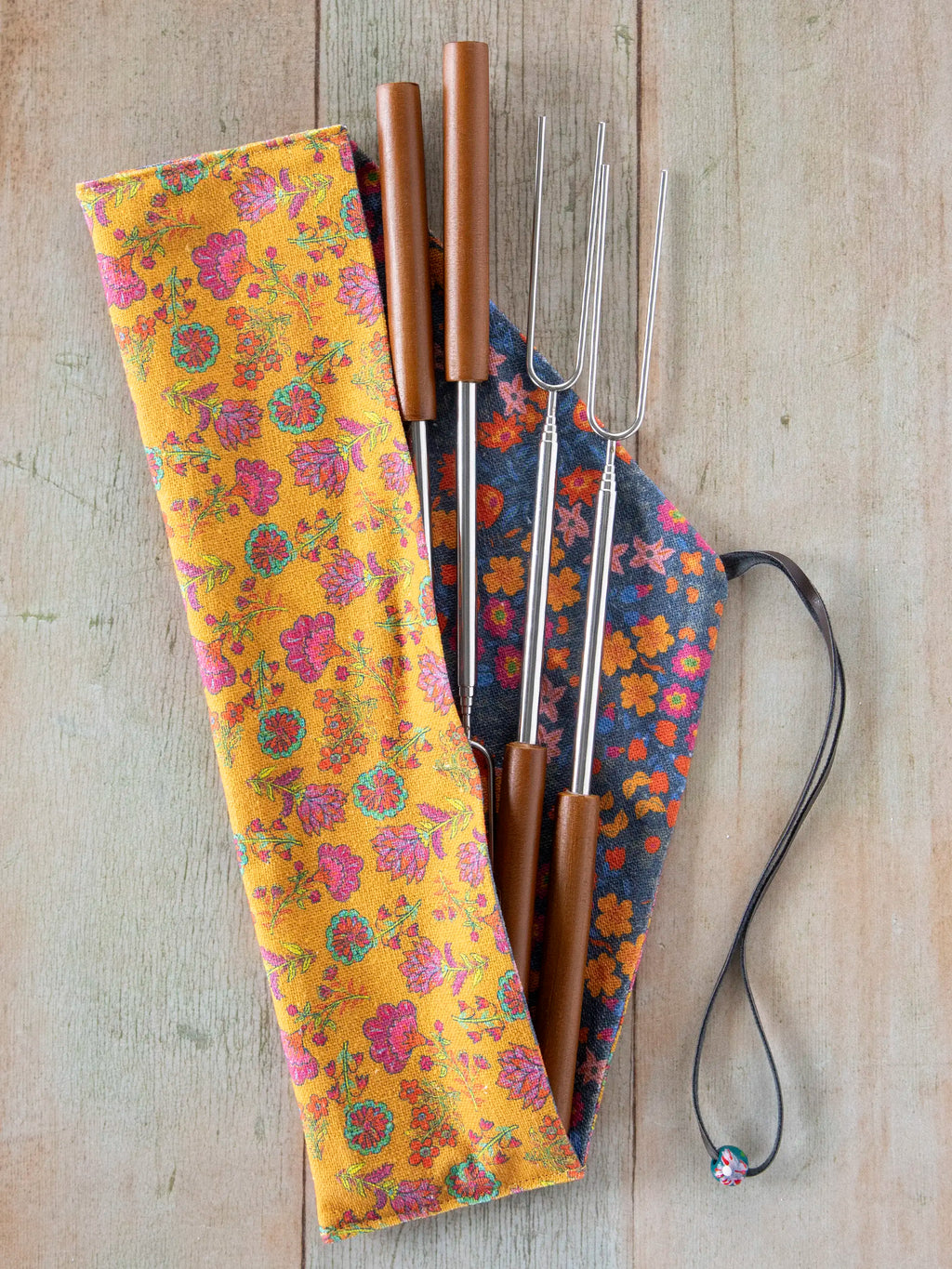 Campfire Extendable Roasting Sticks. Set of 4 - S'more Memories